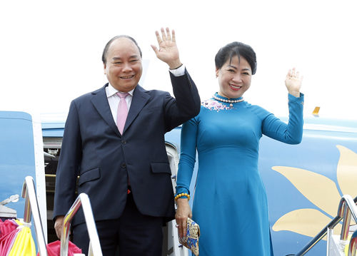 Thủ tướng lên đường dự Hội nghị ACMECS 8 và CLMV 9