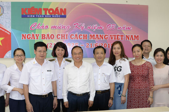 Lãnh đạo KTNN chúc mừng Báo Kiểm toán nhân kỷ niệm 93 năm ngày Báo chí Cách mạng Việt Nam