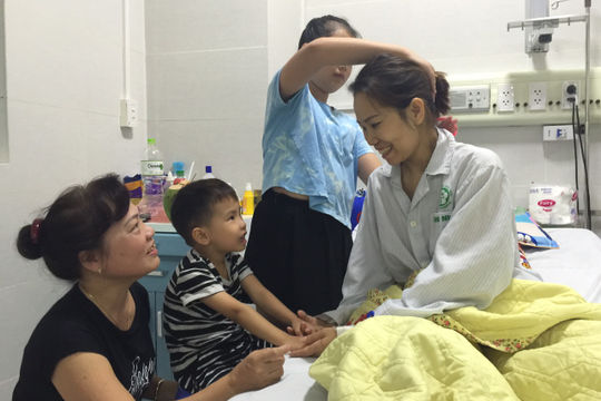 Bệnh viện Bạch Mai lần đầu tiên cứu sống bệnh nhân sau 5 ngày ngừng tim Bệnh viện Bạch Mai lần đầu tiên cứu sống bệnh nhân sau 5 ngày ngừng tim
