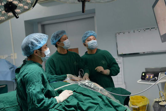 Việt Nam là nước đầu tiên trên thế giới, ứng dụng thành công phương pháp phẫu thuật nội soi tuyến giáp một lỗ