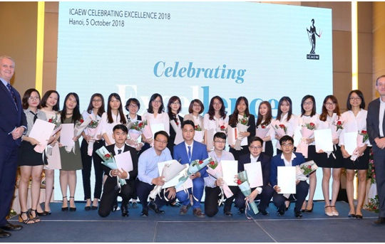 54 học viên Việt Nam đầu tiên nhận chứng chỉ quốc tế về Tài chính, Kế toán và Kinh doanh của ICAEW