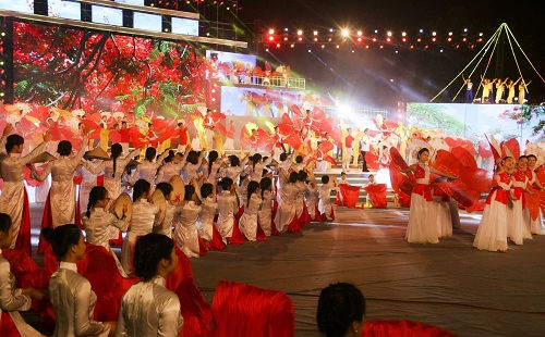 Chấn chỉnh tình trạng lãng phí trong tổ chức lễ kỷ niệm