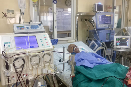 Lần đầu tiên cứu sống bệnh nhân nhược cơ nặng bằng kỹ thuật thay huyết tương