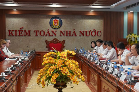 Phó Tổng Kiểm toán Nhà nước Vũ Văn Họa làm việc với Đoàn công tác của Quỹ Kiểm toán và Trách nhiệm giải trình Canada