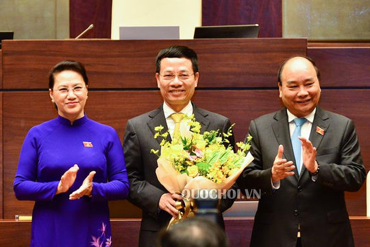 Quốc hội phê chuẩn bổ nhiệm chức vụ Bộ trưởng Bộ Thông tin và Truyền thông đối với ông Nguyễn Mạnh Hùng
