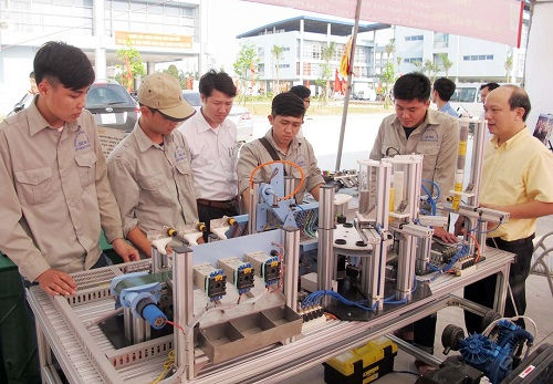 Tự chủ trong giáo dục nghề nghiệp: Tăng đấu thầu, đặt hàng, giảm cấp phát ngân sách Tự chủ trong giáo dục nghề nghiệp: Tăng đấu thầu, đặt hàng, giảm cấp phát ngân sách