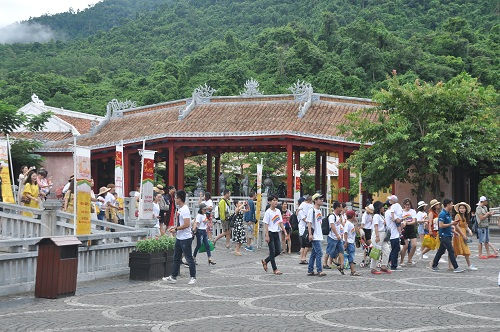 Tìm giải pháp cho du lịch Việt “cất cánh”