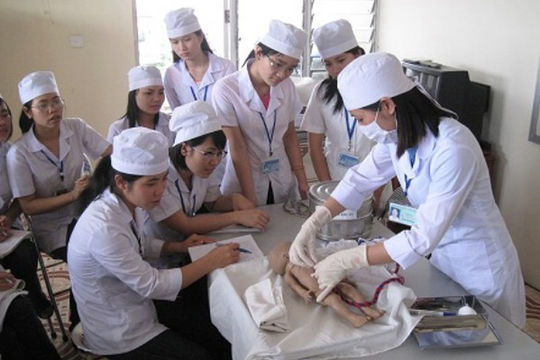 ADB giúp Việt Nam tăng cường nhân lực y tế