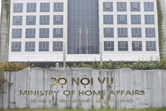 Tạm dừng bổ nhiệm mới chức danh “hàm” đối với cán bộ, công chức