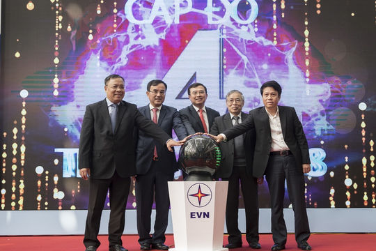 100% dịch vụ của EVN thực hiện qua trực tuyến 100% dịch vụ của EVN thực hiện qua trực tuyến