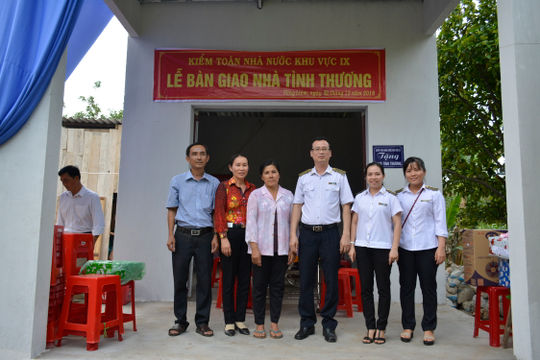 Kiểm toán Nhà nước khu vực IX bàn giao nhà tình nghĩa