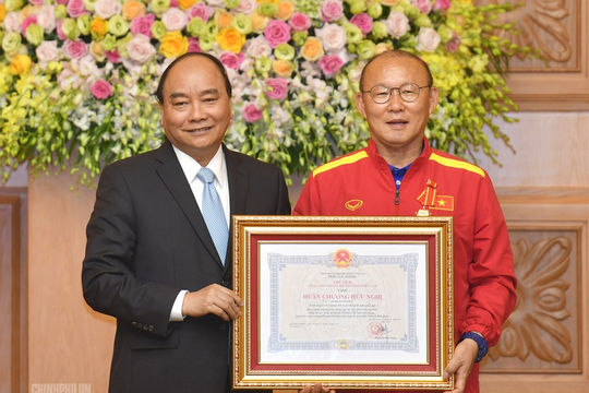Thủ tướng nhấn mạnh việc xây dựng hình ảnh Đội tuyển Bóng đá