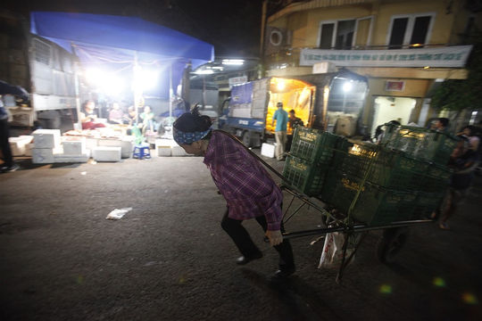 Lao động nữ di cư đang chịu nhiều thiệt thòi