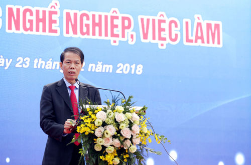 Gần 3.000 học sinh đến với Ngày hội tư vấn giáo dục nghề nghiệp, việc làm