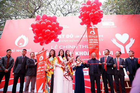 Sôi nổi Ngày hội hiến máu Chủ nhật Đỏ lần thứ XI – 2019