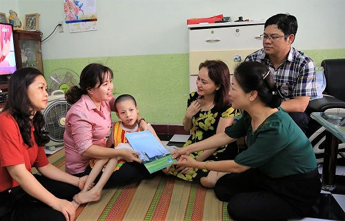 Chia sẻ khó khăn, hỗ trợ công nhân thoát bẫy tín dụng đen