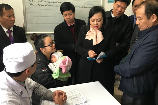 Bộ trưởng Bộ Y tế kiểm tra công tác tiêm chủng tại Hà Nội