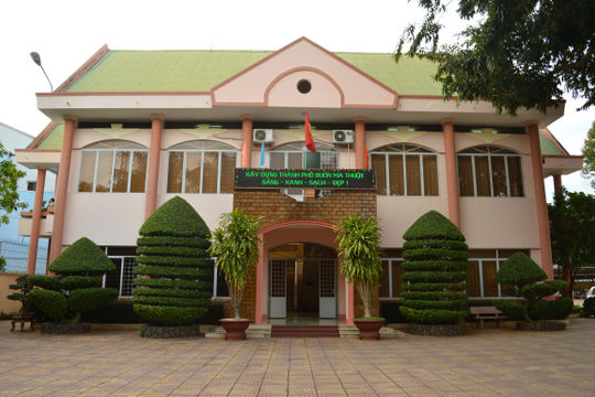 02 công ty tại Đắk Lắk bán hơn 21 triệu cổ phần ra công chúng 02 công ty tại Đắk Lắk bán hơn 21 triệu cổ phần ra công chúng