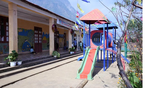 Tăng cường đầu tư, xóa phòng học tạm cho trường vùng cao