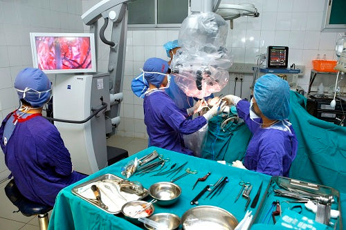 Không để công, tư lẫn lộn trong  liên doanh, liên kết khám, chữa bệnh