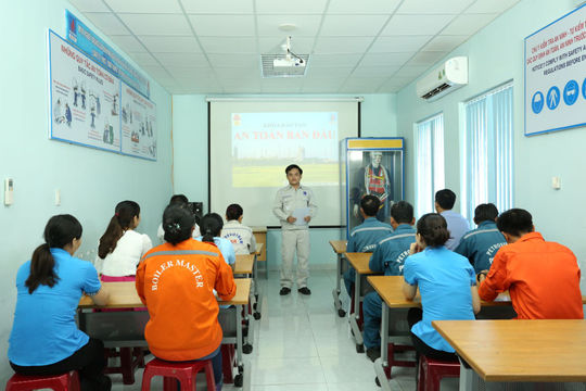 Nhà máy Lọc dầu Dung Quất đạt 20 triệu giờ công an toàn Nhà máy Lọc dầu Dung Quất đạt 20 triệu giờ công an toàn