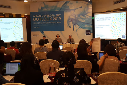 ADB dự báo kinh tế Việt Nam tăng trưởng 6,8% trong năm 2019 ADB dự báo kinh tế Việt Nam tăng trưởng 6,8% trong năm 2019