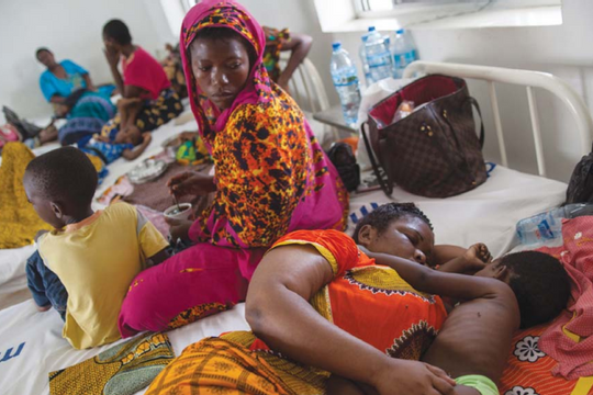 Châu Phi: Tham nhũng, gian lận tiền, thuốc viện trợ tràn lan