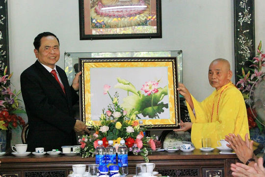 Chủ tịch Ủy ban Trung ương Mặt trận Tổ quốc Việt Nam chúc mừng đại lễ Phật đản tại Thừa Thiên Huế