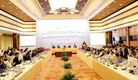 Công nghệ mới và nguồn nhân lực phù hợp là yếu tố quyết định cho tăng trưởng trong dài hạn Công nghệ mới và nguồn nhân lực phù hợp là yếu tố quyết định cho tăng trưởng trong dài hạn