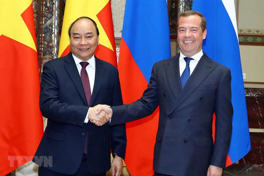 Thủ tướng Nguyễn Xuân Phúc hội đàm với Thủ tướng Liên bang Nga