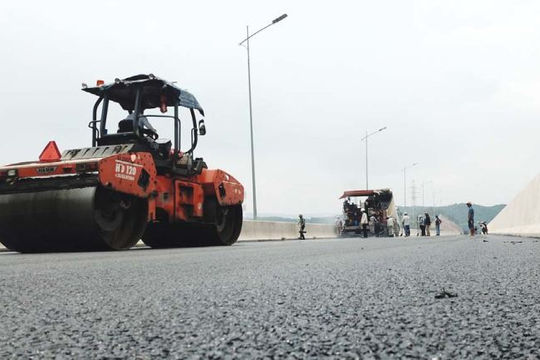 Đầu tư xây dựng cao tốc Bắc - Nam:  Nhà đầu tư còn băn khoăn Đầu tư xây dựng cao tốc Bắc - Nam:  Nhà đầu tư còn băn khoăn