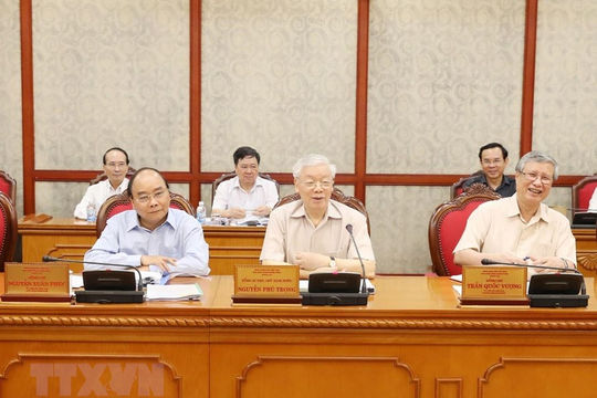 Hình ảnh Tổng Bí thư, Chủ tịch nước chủ trì họp Bộ Chính trị