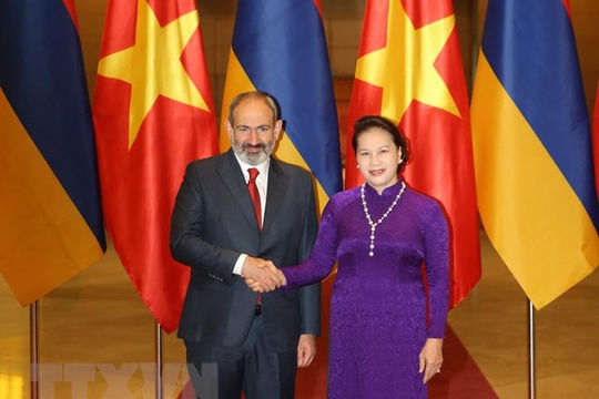 Chủ tịch Quốc hội Nguyễn Thị Kim Ngân hội kiến Thủ tướng Armenia