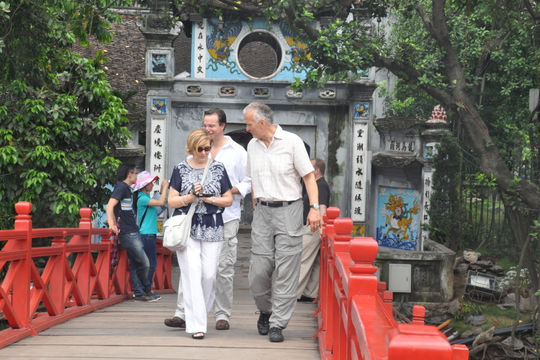 Sáu tháng đầu năm, doanh thu du lịch đạt 338 nghìn tỷ đồng