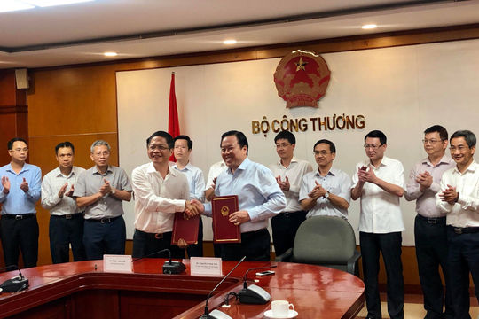 Bộ Công Thương bàn giao nhiệm vụ xử lý 12 dự án chậm tiến độ, kém hiệu quả sang Ủy ban Quản lý vốn