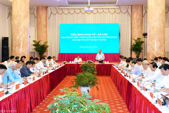 Tiểu ban Kinh tế-Xã hội làm việc với 10 tỉnh, thành phố duyên hải miền Trung, Tây Nguyên Tiểu ban Kinh tế-Xã hội làm việc với 10 tỉnh, thành phố duyên hải miền Trung, Tây Nguyên