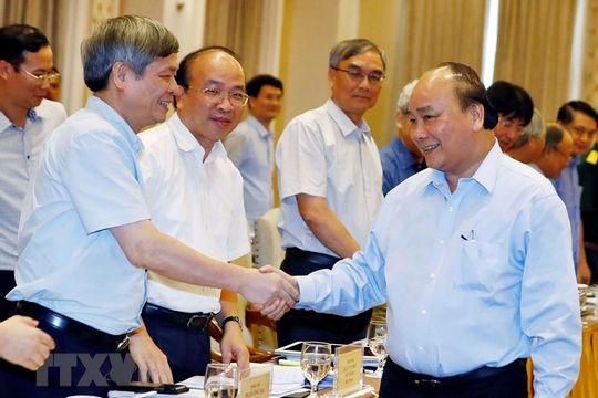 Thủ tướng chủ trì họp lần thứ ba Tổ biên tập Tiểu ban KT-XH