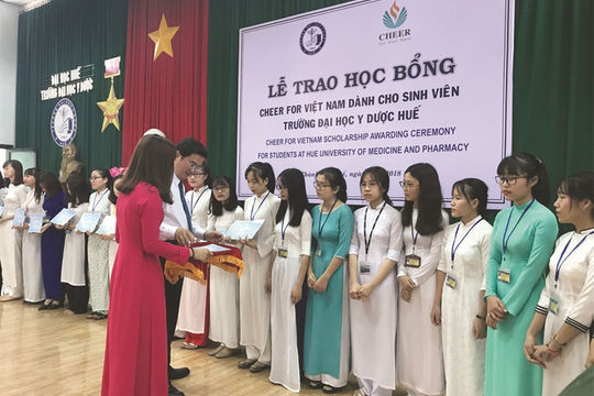 Để chính sách học bổng  đến gần hơn với học trò nghèo