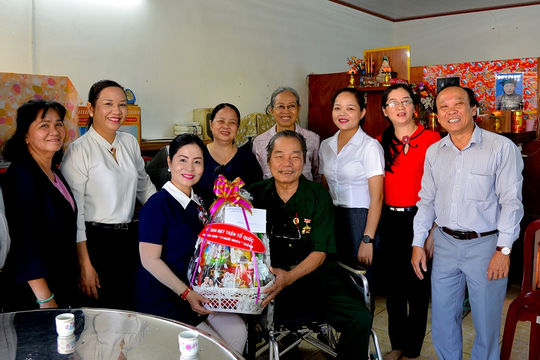 Không ngừng chăm lo đời sống  cho người có công, gia đình chính sách