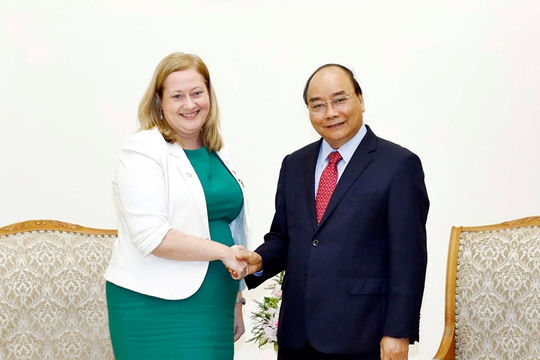 Thủ tướng Nguyễn Xuân Phúc tiếp Đại sứ Ireland đến chào từ biệt