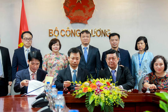 Thúc đẩy tiêu thụ hàng Việt tại thị trường trong và ngoài nước