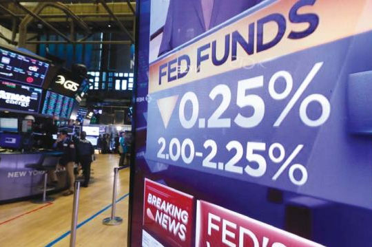FED cắt giảm lãi suất - cơ hội thu hút vốn  cho thị trường chứng khoán Việt Nam