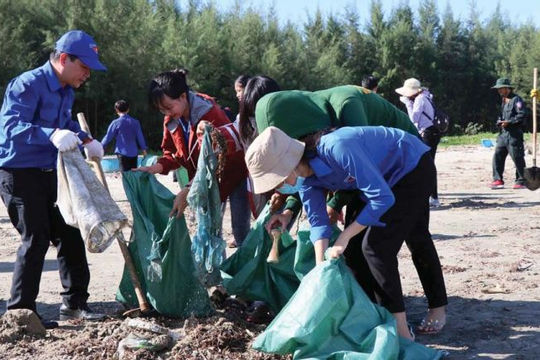 Giải quyết rác thải nhựa đại dương:  Cuộc chiến không của riêng ai