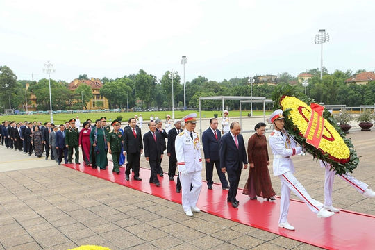 Lãnh đạo Đảng, Nhà nước vào Lăng viếng Chủ tịch Hồ Chí Minh