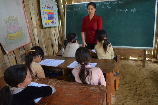 Năm học mới vẫn đeo đẳng nỗi lo trường, lớp học tạm