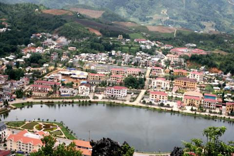 Chưa đủ tiêu chuẩn, Sapa được "đặc cách" lên thị xã