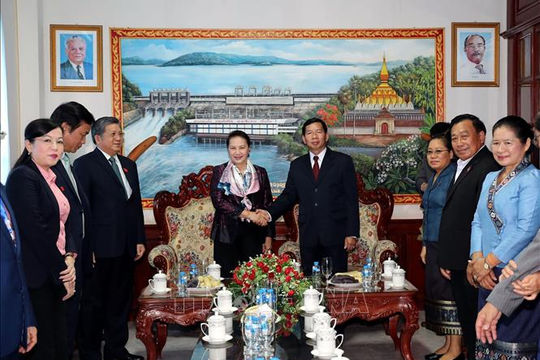 Chủ tịch Quốc hội thăm làm việc tại tỉnh Vientiane, CHDCND Lào Chủ tịch Quốc hội thăm làm việc tại tỉnh Vientiane, CHDCND Lào