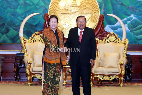 Chủ tịch Quốc hội kết thúc tốt đẹp chuyến thăm CHDCND Lào