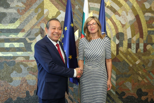 Phó Thủ tướng Trương Hòa Bình làm việc với Phó Thủ tướng - Bộ trưởng Ngoại giao Bulgaria