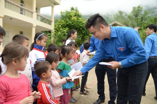 Chùm ảnh hoạt động thiện nguyện của Đoàn thanh niên Kiểm toán nhà nước tại tỉnh Thanh Hóa và Hòa Bình